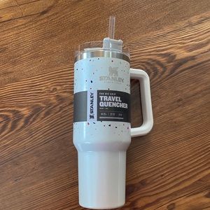 Stanley 40oz Travel Quencher